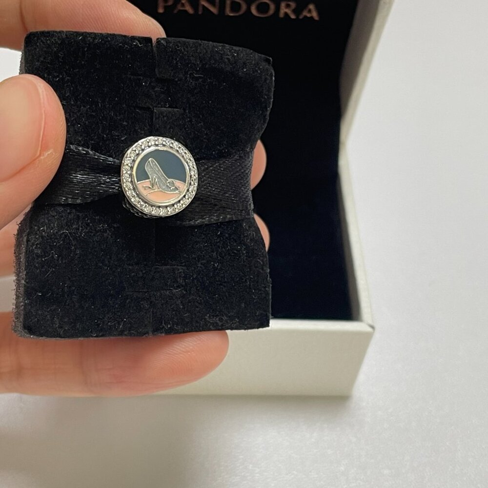 Pandora Disney Parks Exclusive Cinderella Shoe Dangle Charm 75th Anniversary